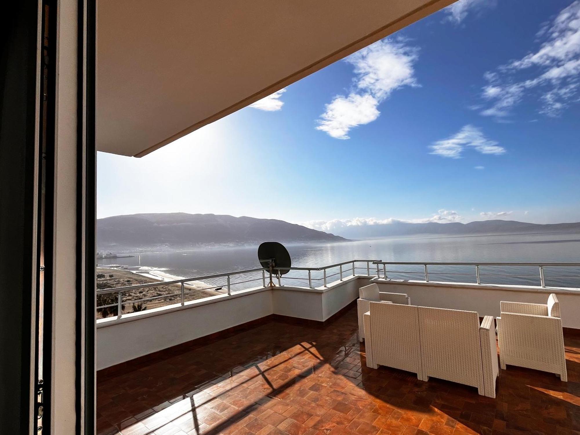 Sky & Sea Viewing Apartment Влёра Экстерьер фото