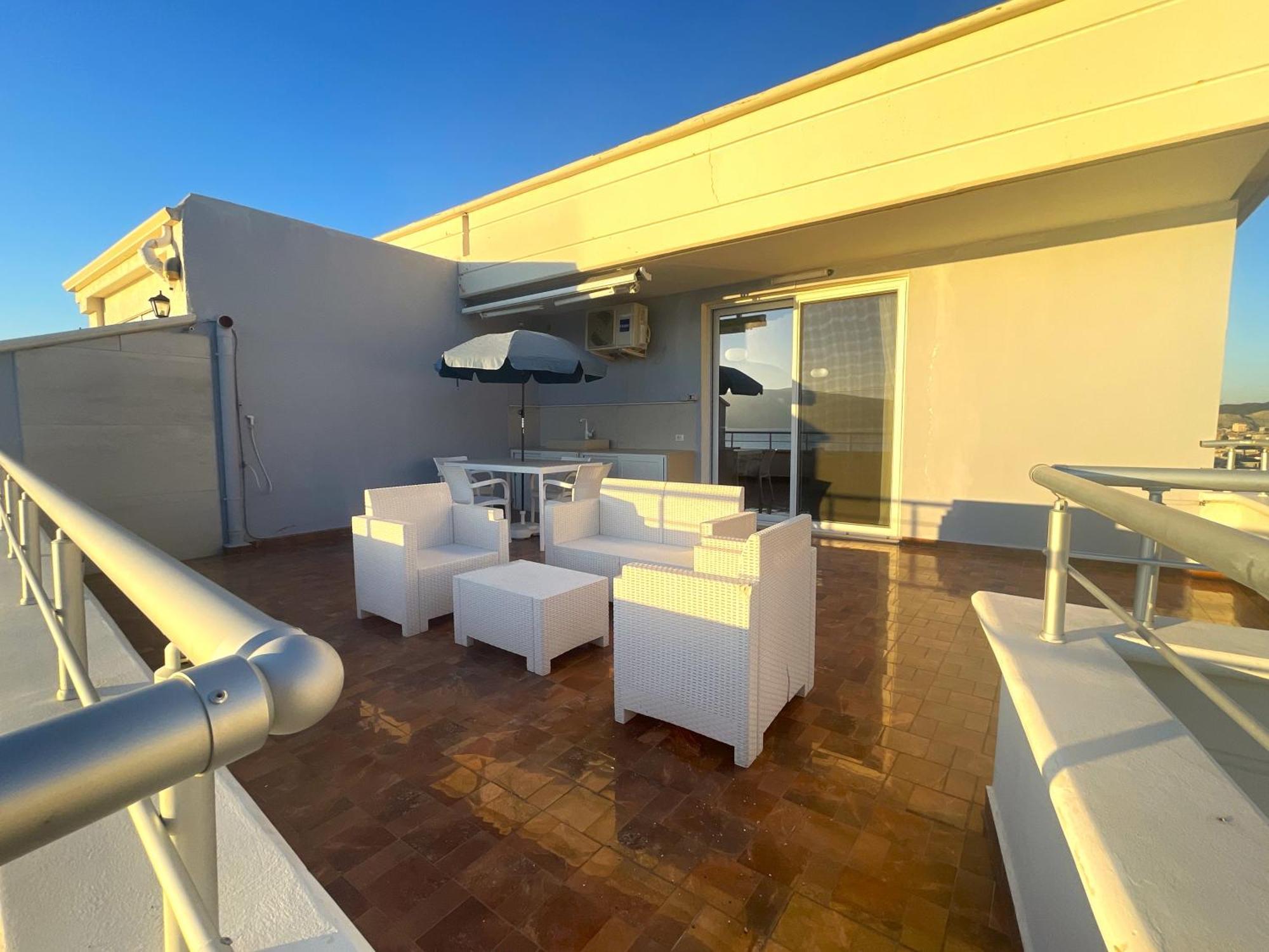 Sky & Sea Viewing Apartment Влёра Экстерьер фото