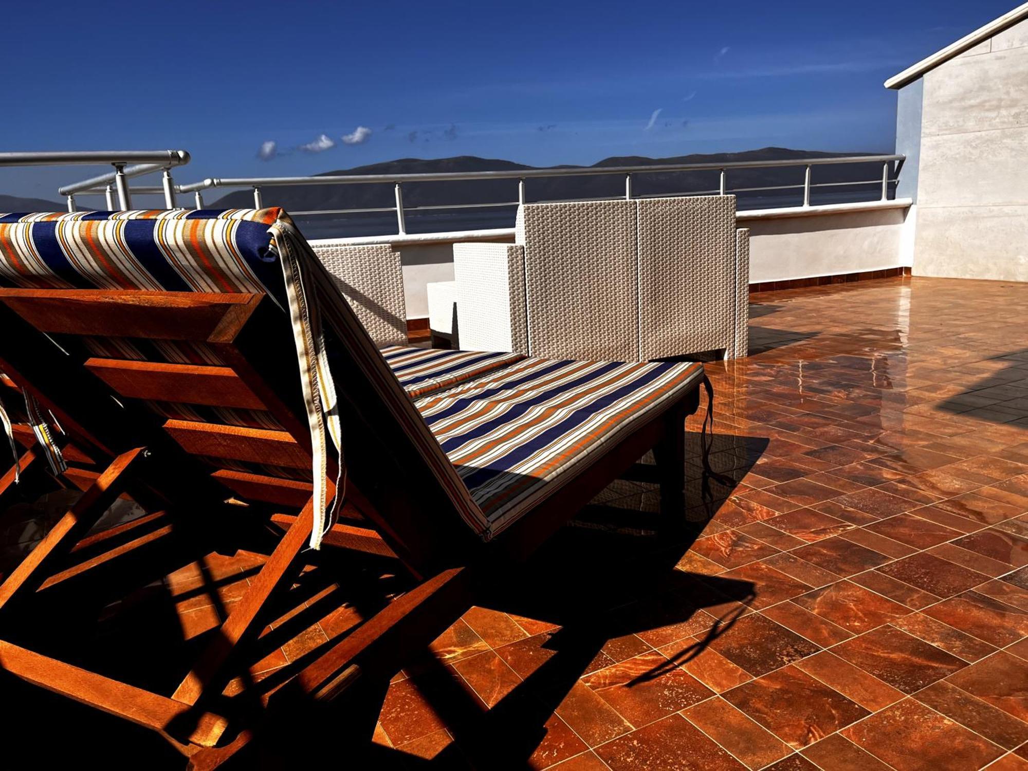 Sky & Sea Viewing Apartment Влёра Экстерьер фото