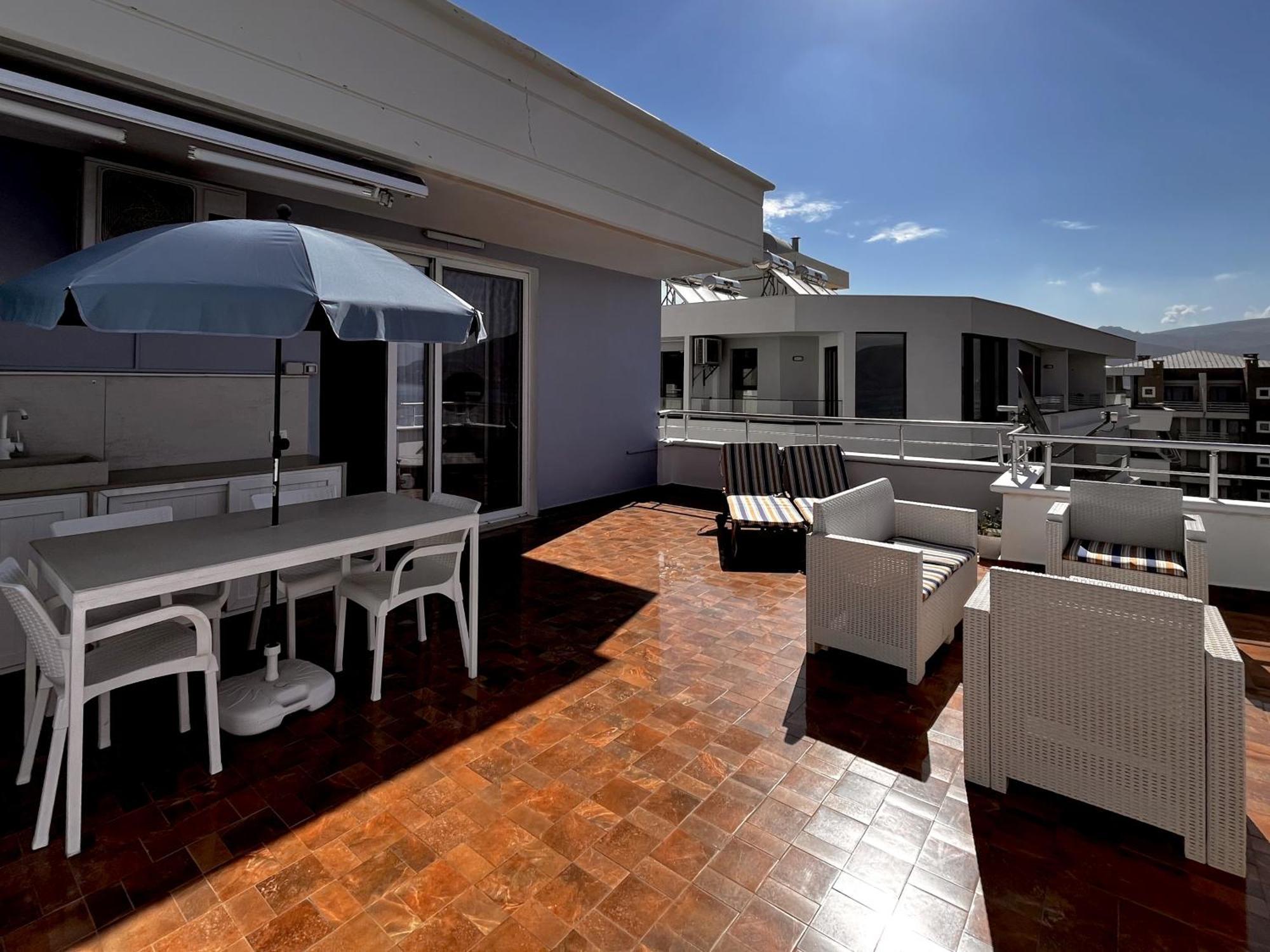 Sky & Sea Viewing Apartment Влёра Экстерьер фото